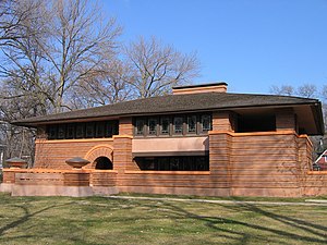 The Arthur Heurtley House in Oak Park, Illinois (1902)