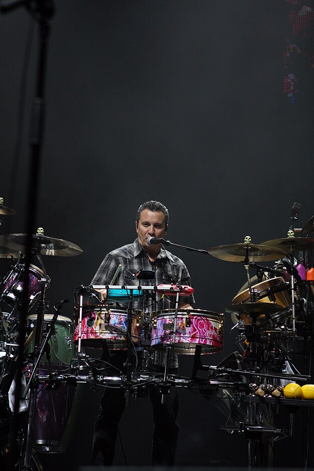 Karl Perazzo of Santana, at the Acer Arena, Sydney (5560384524).jpg