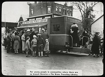 Traveling public library in 1938