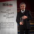 Image 40Cumhuriyet's former editor-in-chief Can Dündar receiving the 2015 Reporters Without Borders Prize. Shortly after, he was arrested. (from Freedom of the press)