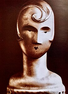 Primitivist influences – Bust for a shop window, anonymous Belgian artist (c. 1920), painted papier-mâché, private collection, Cologne, Germany