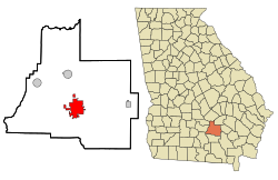 Location of Douglas in Coffee County, Georgia (left) and of Coffee County in Georgia (right)