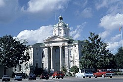 Marion County courthouse in Columbia