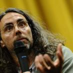 Tom Shadyac Made $50 Million Directing Blockbusters Like "Ace Ventura"... Then Gave It All Away And Moved Into A Trailer Park