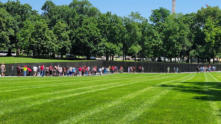 Visitors at the Vietnam Veterans Memorial