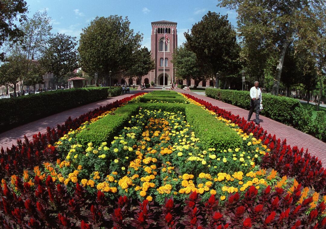 CA.USC.5.0923.PR--Administration Building and flower bed at USC. Photo by Perry C. Riddle/LAT, Photo/Art by:Perry C. Riddle