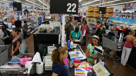 Walmart customer comes up with an ingenius plan to deal with slow moving queue