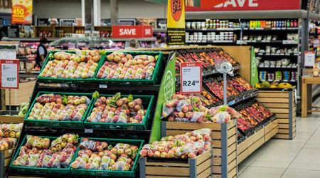 People left without paying at this Texas grocery store during storm. Then, they returned