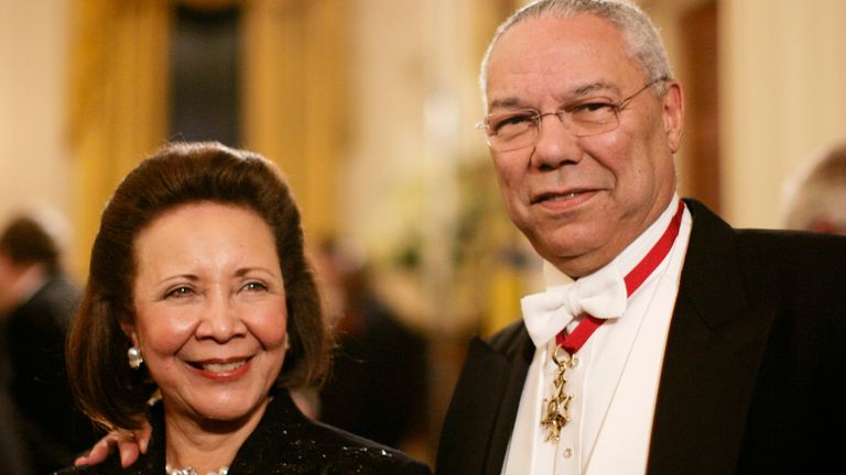 Former U.S. Secretary of State Colin Powell (R) poses with his wife Alma as they arrive for the entertainment segment of a state dinner hosted by U.S. President George W. Bush in honour of British Queen Elizabeth II, at the White House in Washington, May 7, 2007. It is the Queen's first visit to the United States in 16 years.       REUTERS/Jason Reed  (UNITED STATES)