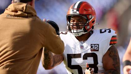 Browns Score A-Grade on Trade to Reunite With Former Center