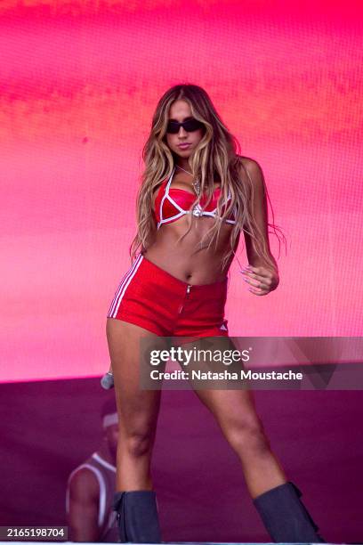 Tate McRae performs onstage during Lollapalooza at Grant Park on August 03, 2024 in Chicago, Illinois.