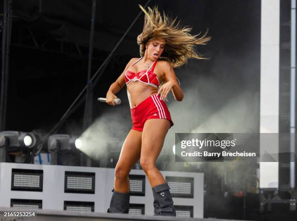 Tate McRae performs with dancers during Lollapalooza at Grant Park on August 03, 2024 in Chicago, Illinois.