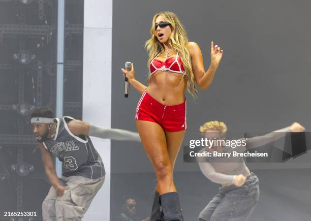 Tate McRae performs with dancers during Lollapalooza at Grant Park on August 03, 2024 in Chicago, Illinois.