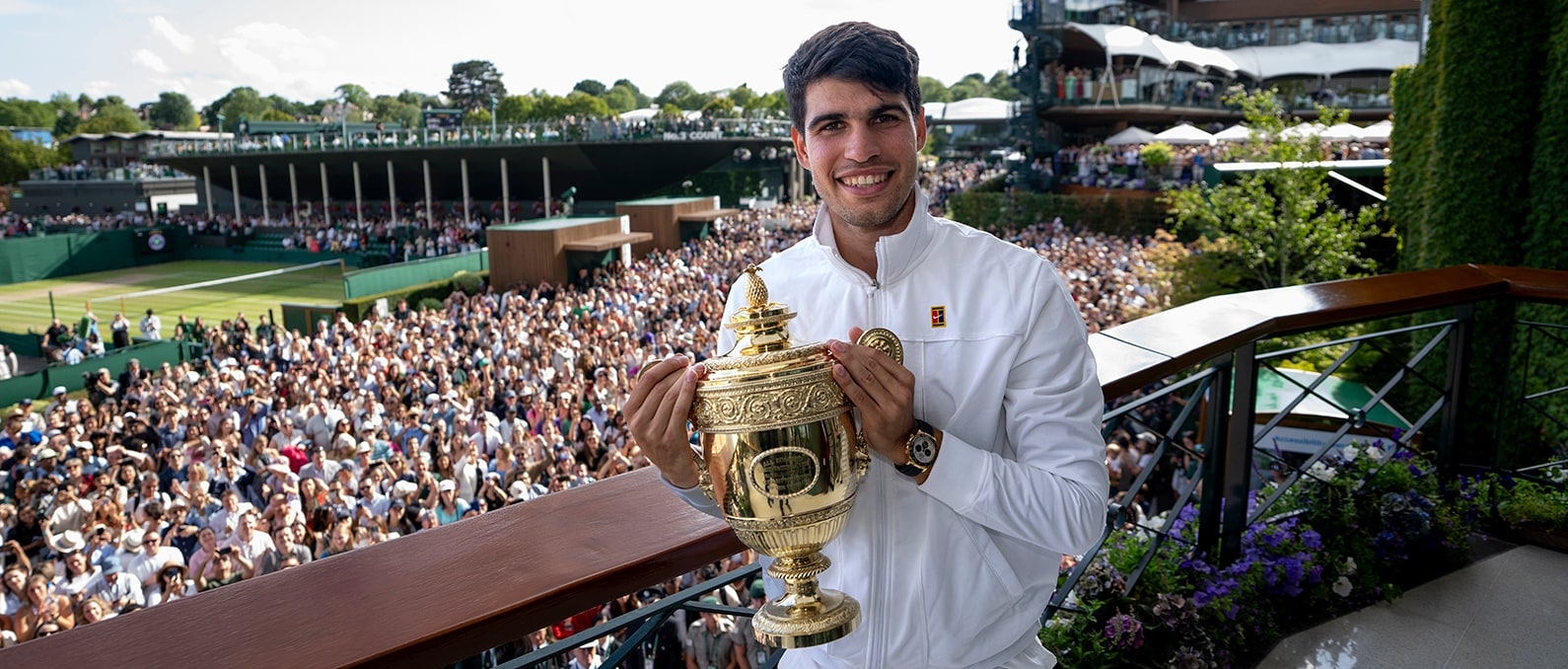 Alcaraz stuns Djokovic to retain Wimbledon title