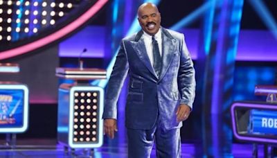 Donny Osmond and Ken Marino Go to School With Santa in Celebrity Family Feud Sneak Peek [Exclusive]