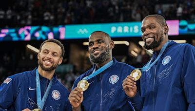 LeBron James, Kevin Durant, Stephen Curry featured on 1-of-1 autographed Topps card commemorating Olympic gold