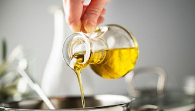This is the No. 1 healthiest cooking oil, according to dietitians