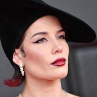 Halsey Details Suffering a Miscarriage During a Live Concert - E! Online