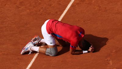 WATCH - Novak Djokovic receives an astonishing tribute in Serbia