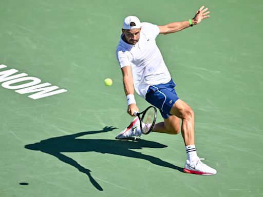 Grigor Dimitrov, Stefanos Tsitsipas and more star in hilarious tribute to dead one-handed backhand | Tennis.com