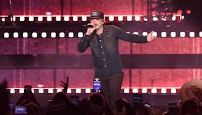 WATCH: Tom Brady, country star Morgan Wallen BOTH rocking Raiders gear at concert