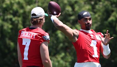 Jalen Hurts, Eagles Dominate Joint Practice With Patriots