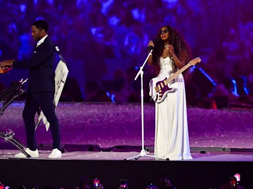 Vallejo s H.E.R. sings national anthem at Olympics closing ceremony