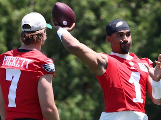 Jalen Hurts, Eagles Dominate Joint Practice With Patriots