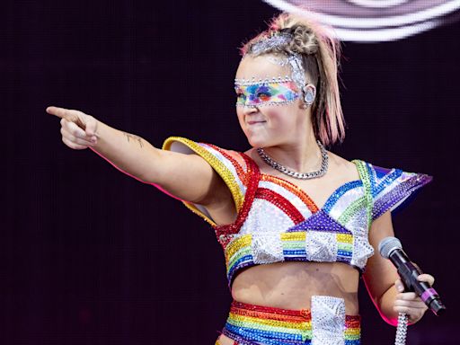 JoJo Siwa reflects on Candace Cameron Bure feud: If I saw her, I would not say hi