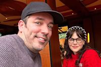 Zooey Deschanel Celebrates 5th Anniversary of First Date with ‘Total Dreamboat’ Jonathan Scott