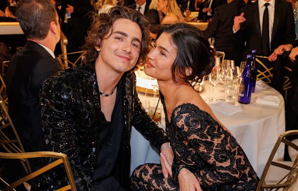 Fans Think They Spotted Timothee Chalamet in Kylie Jenner s New Selfie