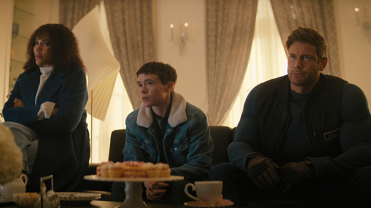 Emmy Raver-Lampman as Allison Hargreeves, Elliot Page as Viktor Hargreeves, Tom Hopper as Luther Hargreeves in episode 403 of The Umbrella Academy.